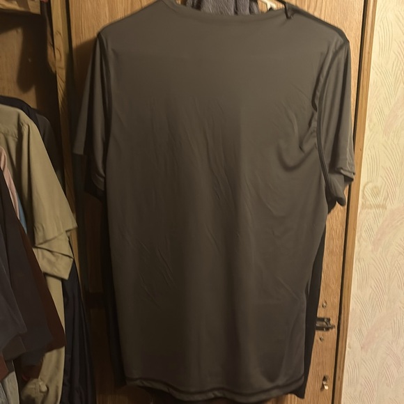 Reebok T shirt - Picture 3 of 3